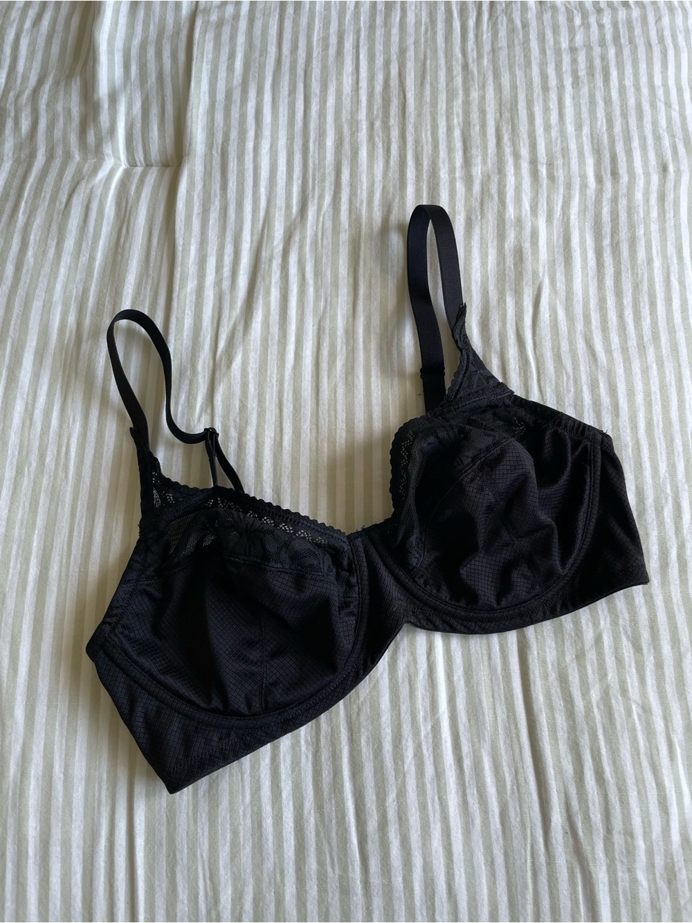 HSIA Minimizer Lace Underwire Bra 36C Black Flattering Lightweight Breathable
